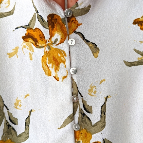 Dynamite Floral T-Shirt Blouse - Size XS - Picture 3 of 5